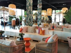 Ascona L-Lehne links 1